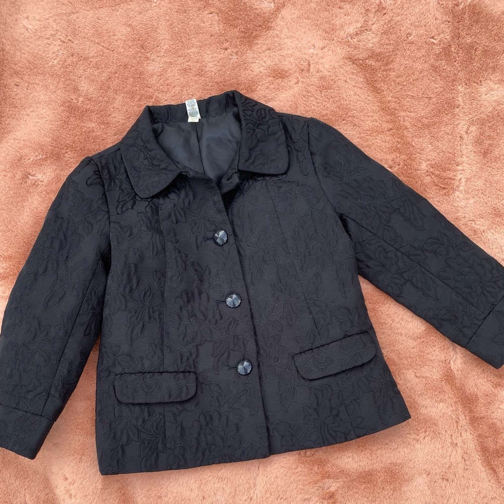 5$ - Stunning Vintage Style Jacket!